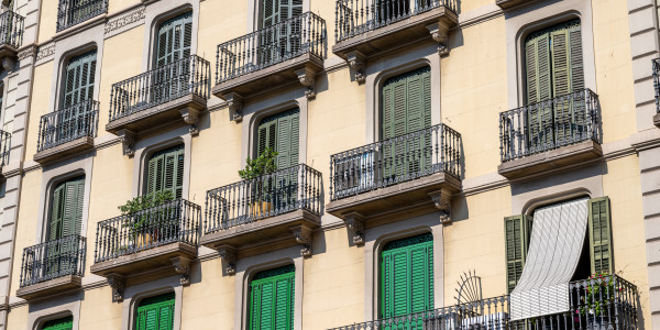 Puertas y Ventanas de Aluminio / PVC a medida en Reus · Aislamientos Acústicos