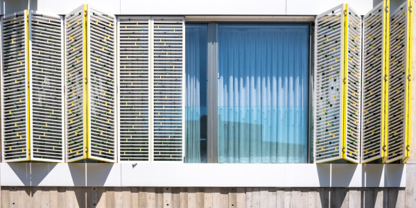 Puertas y Ventanas Seguridad de Aluminio / PVC en Reus · Contraventanas y Persianas a Medida