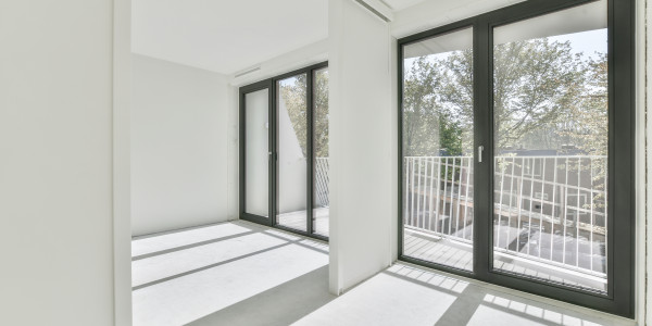 Carpintería Metálica de Aluminio / PVC en Reus · Bloqueador Central de Hoja