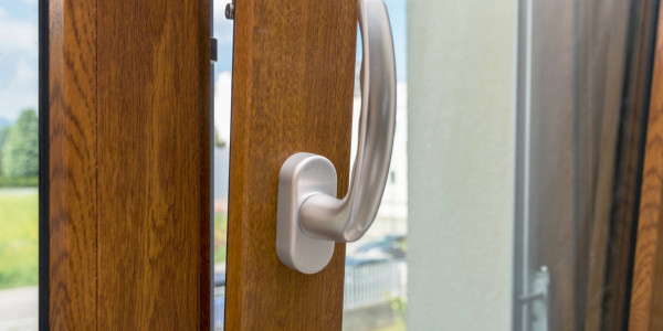 Carpintería Metálica de Aluminio / PVC en Reus · Oscilobatientes - Abatibles